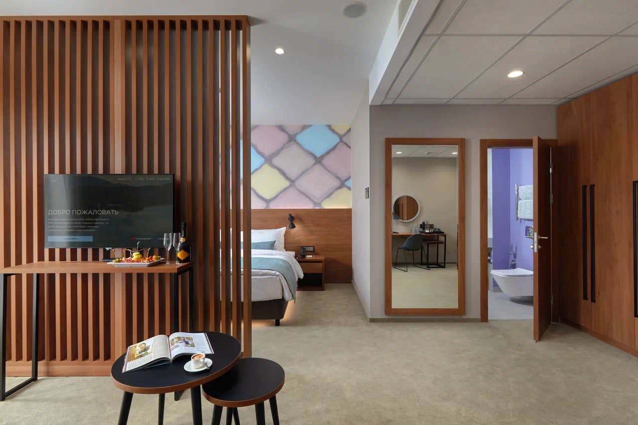 Джуниор Сюит 4