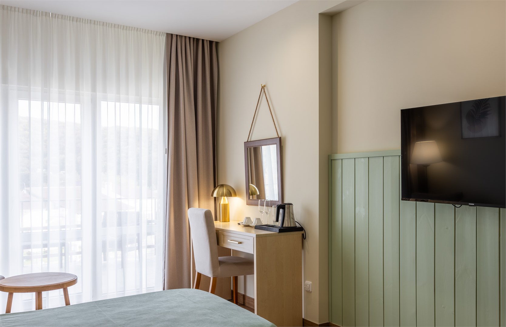 Полулюкс + 4