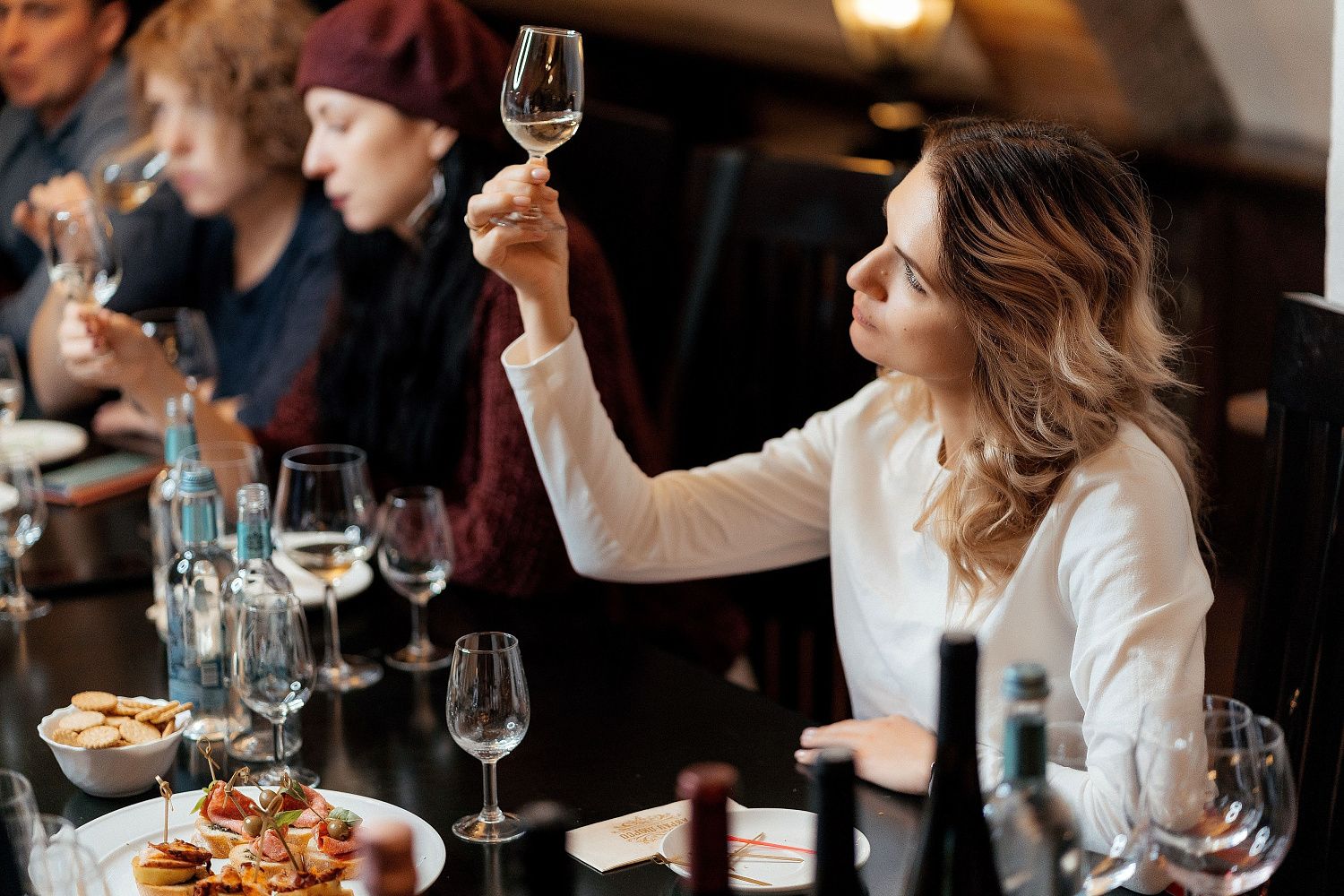 Арт-встречи «Вино и искусство» - новинка сезона 2025 в Абрау-Дюрсо