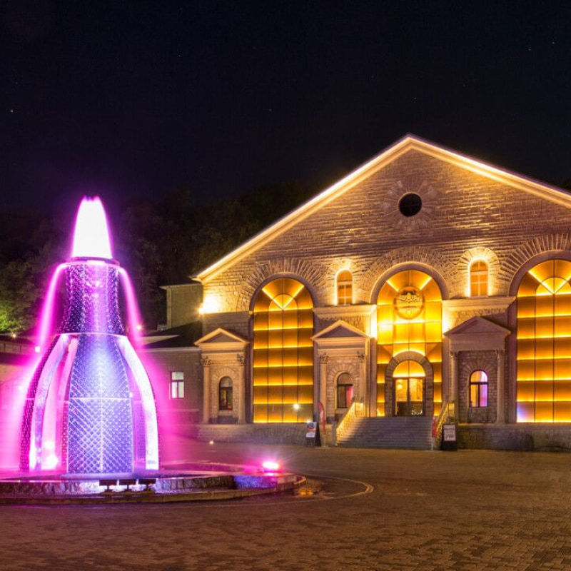 Cоседство с многими туристическими объектами