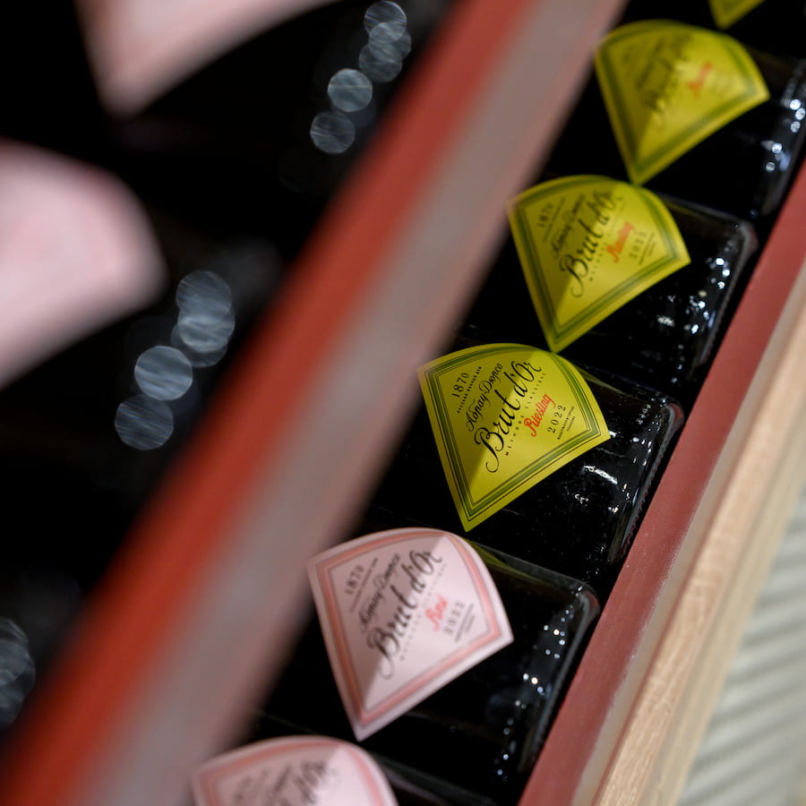 Фирменные магазины