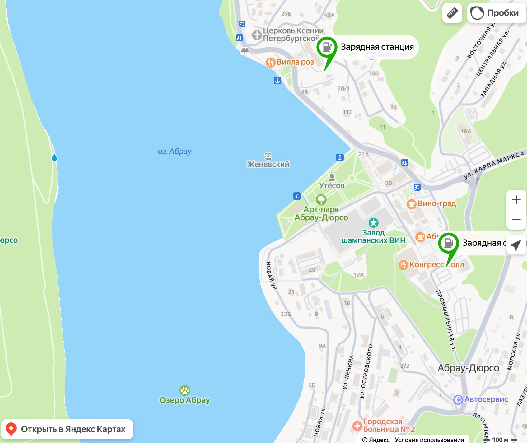 На электромобиле